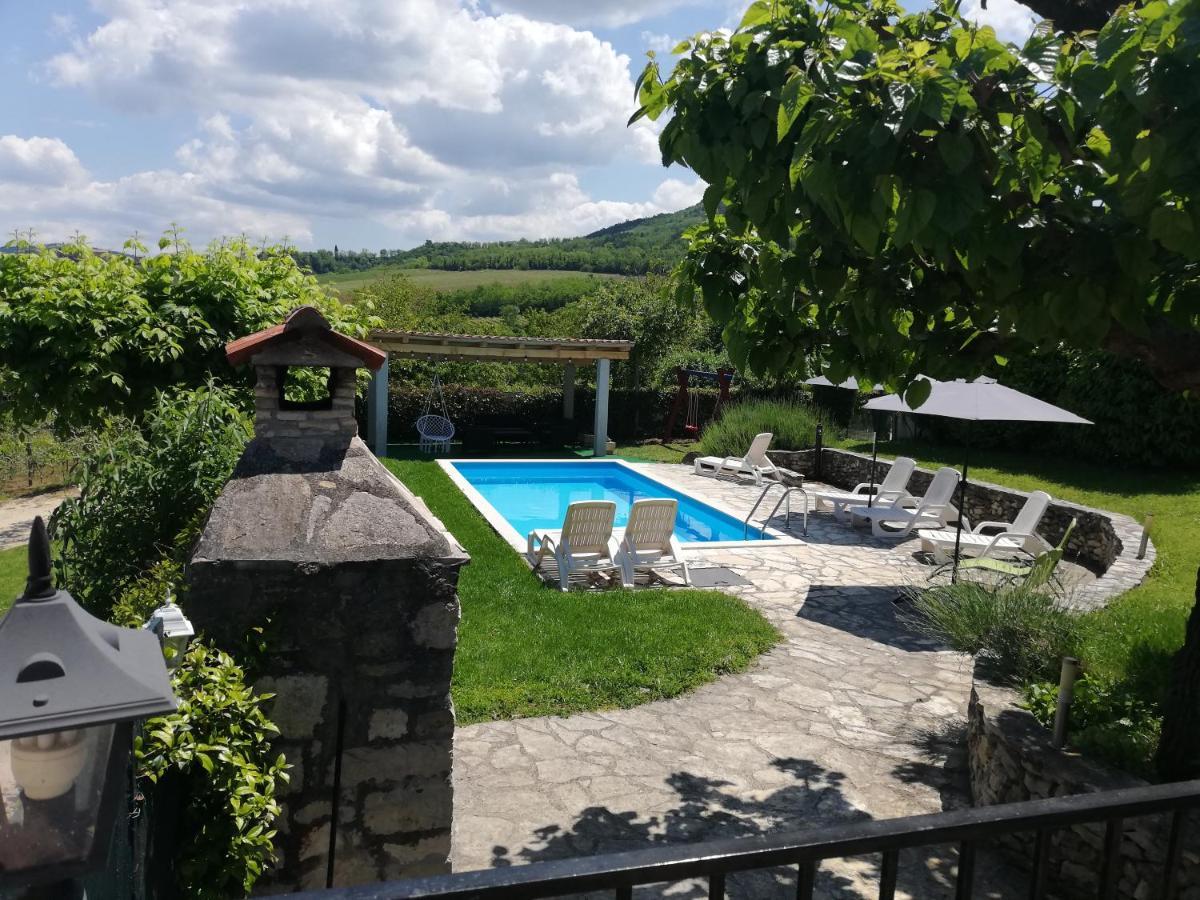 Guest House Valentino Motovun Bagian luar foto
