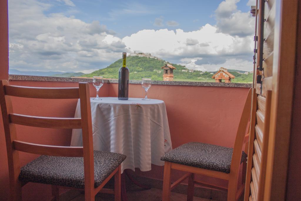 Guest House Valentino Motovun Bagian luar foto