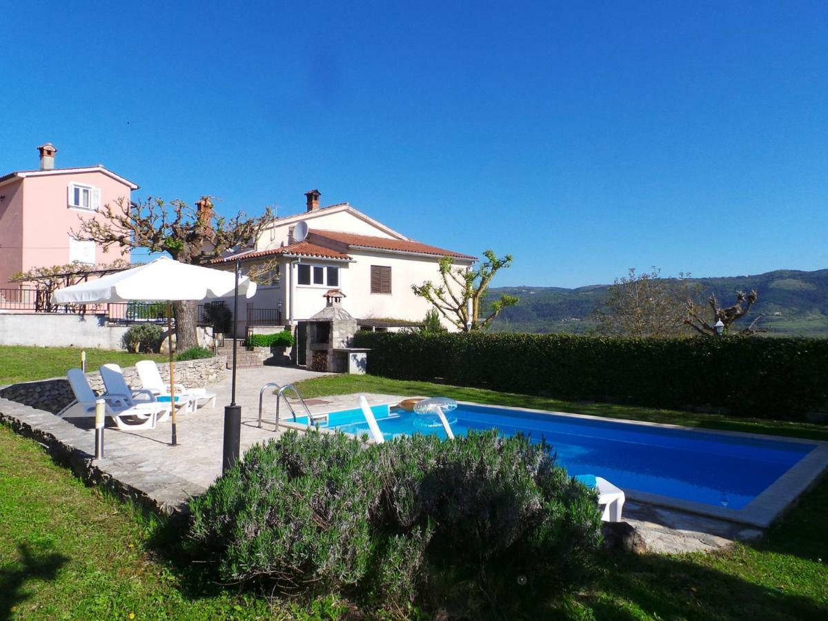 Guest House Valentino Motovun Bagian luar foto