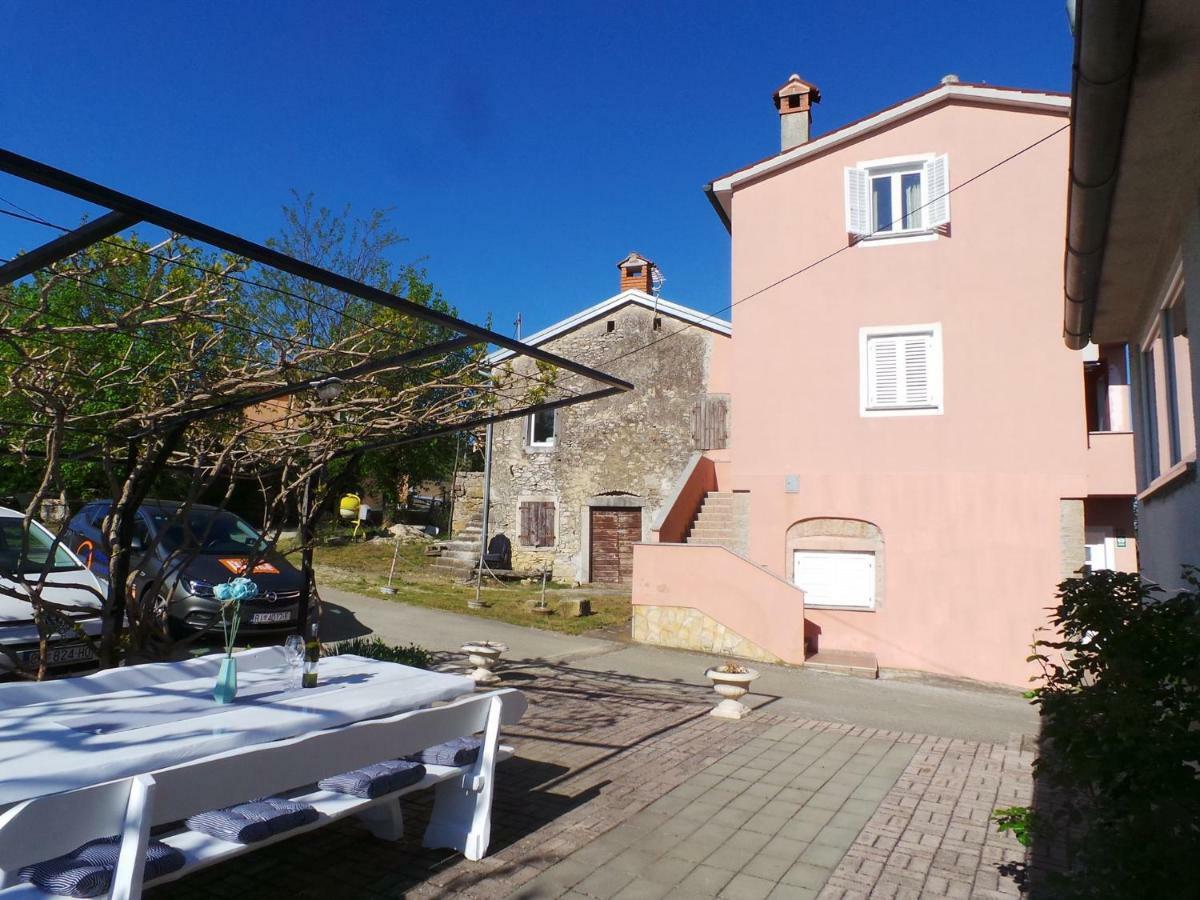Guest House Valentino Motovun Bagian luar foto