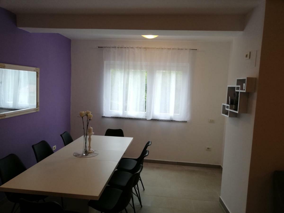 Guest House Valentino Motovun Bagian luar foto